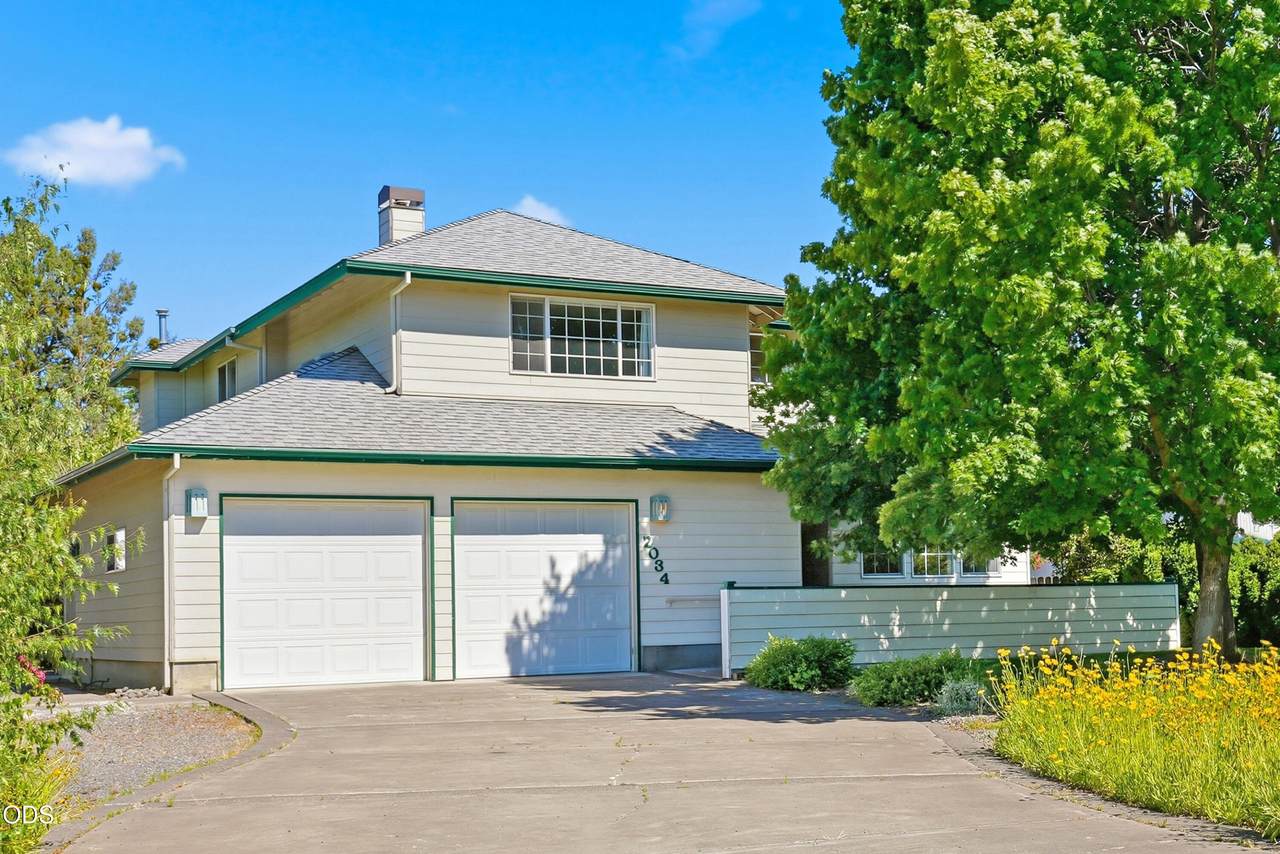 2034 Bluebird Court - Photo 1