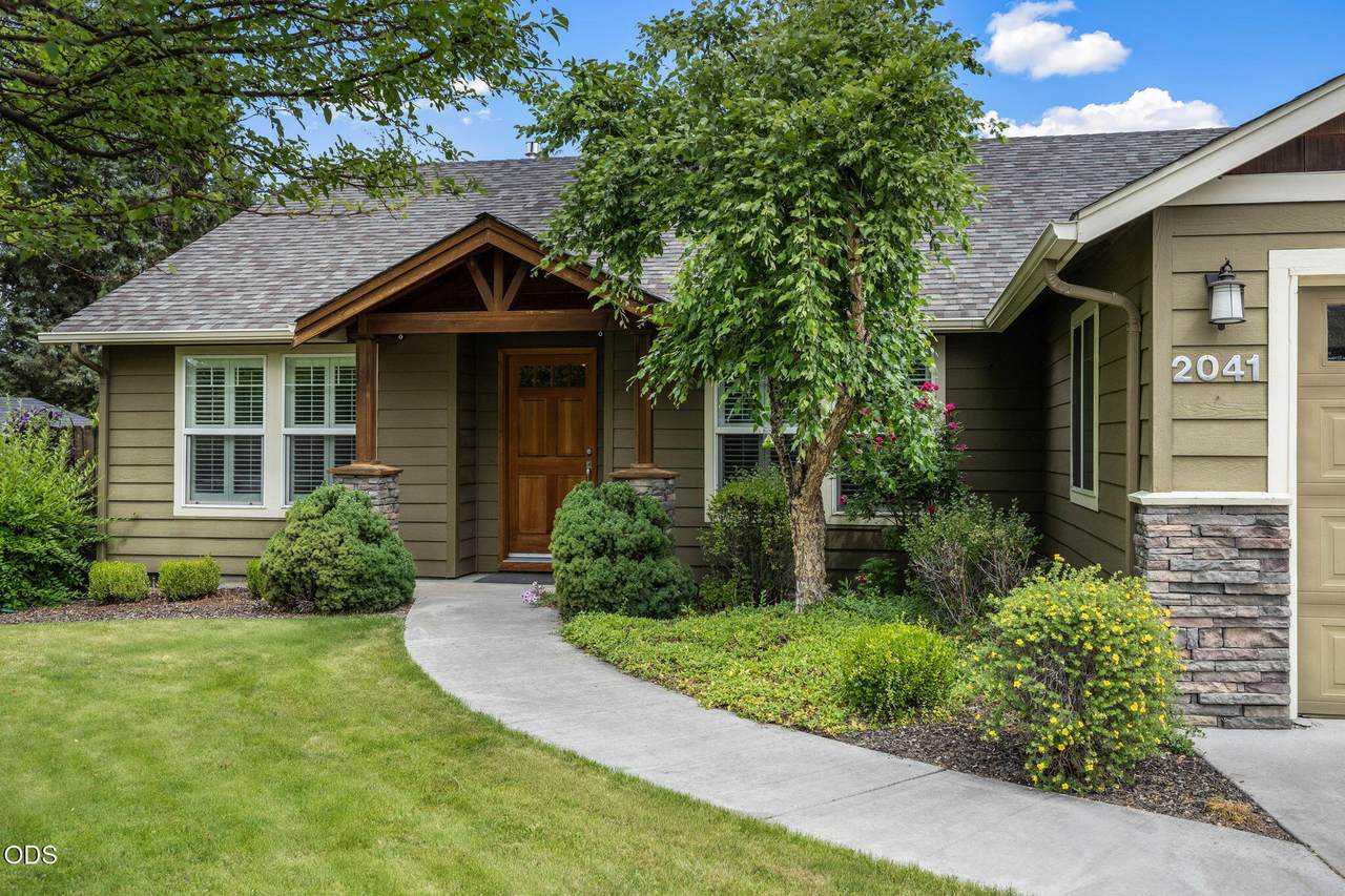 2041 Obsidian Avenue - Photo 1