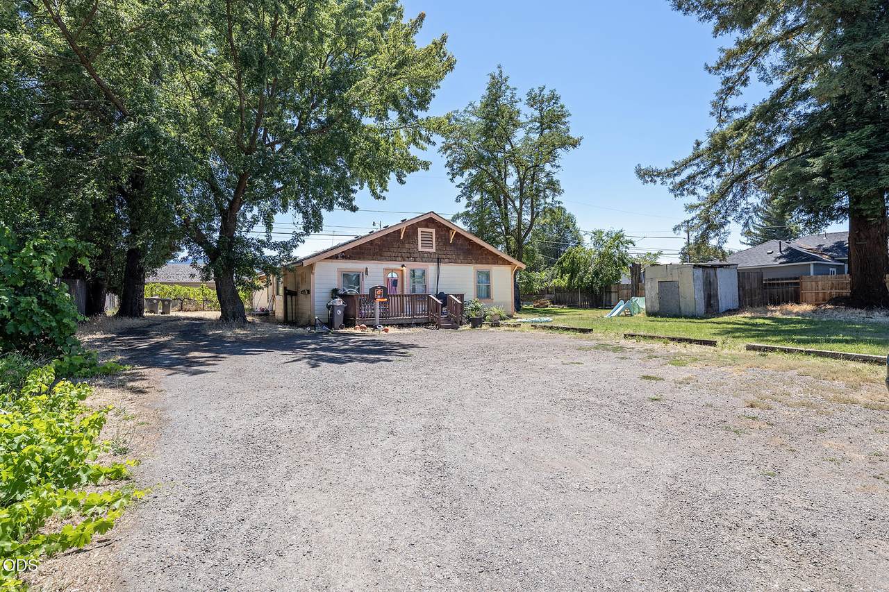 825 13th Street - Photo 1
