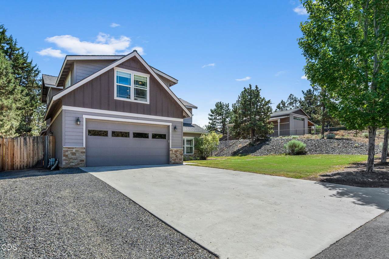 2850 33rd Street - Photo 1