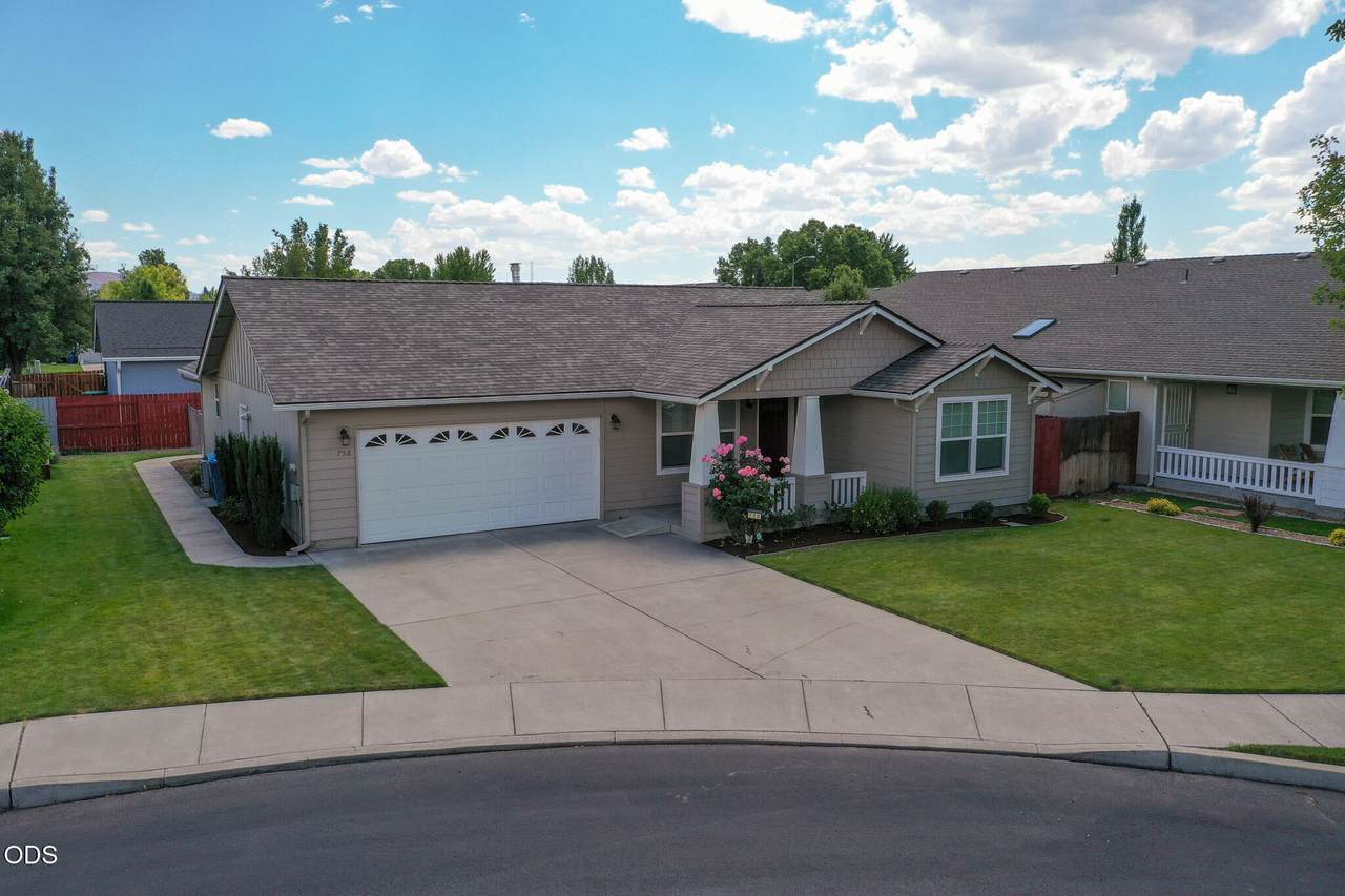 758 Sandstone Court - Photo 1