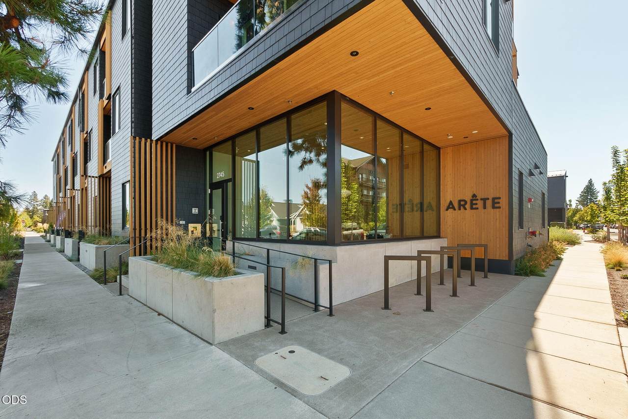 2745 Ordway Avenue - Photo 1