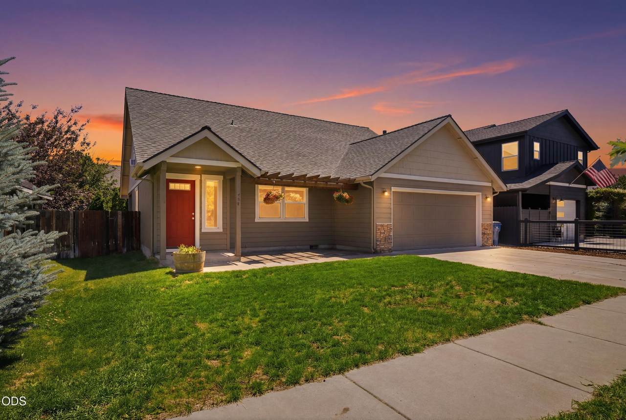664 Providence Drive - Photo 1