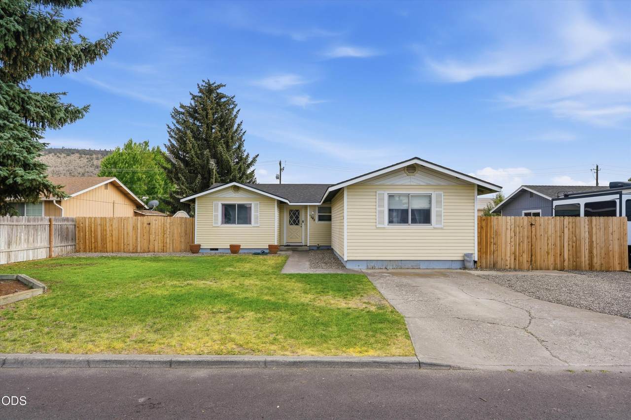1242 8th Street - Photo 1