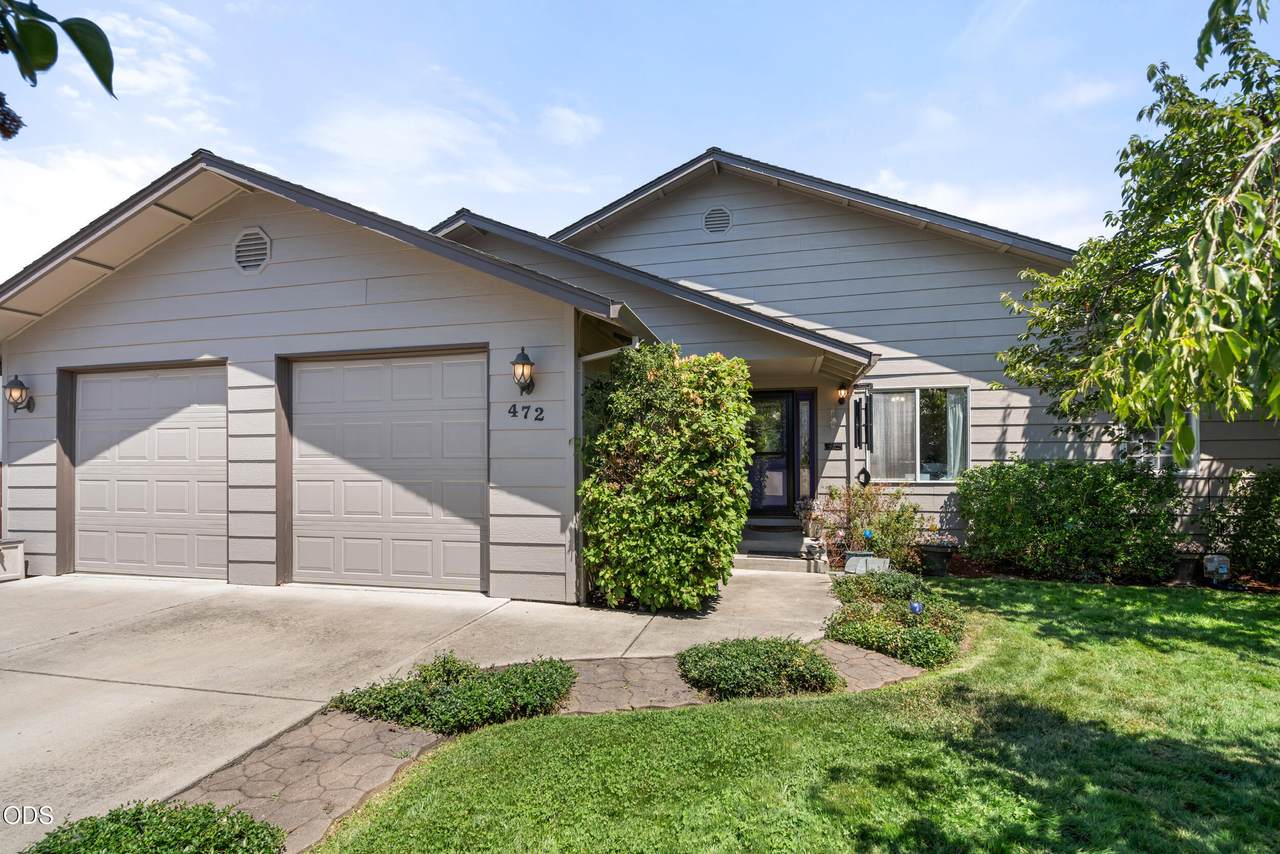 472 Phyllis Drive - Photo 1