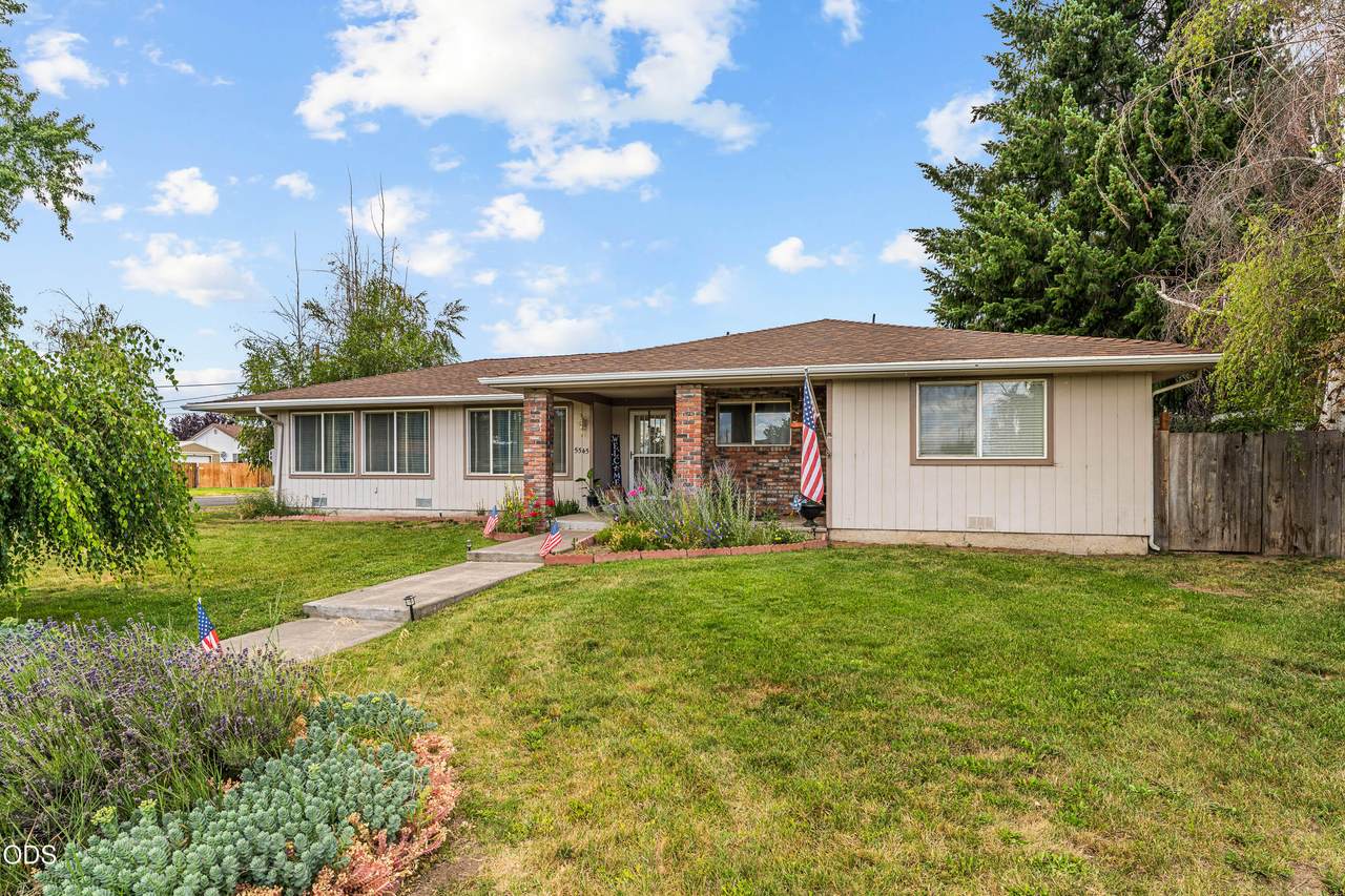 5545 Sylvia Avenue - Photo 1