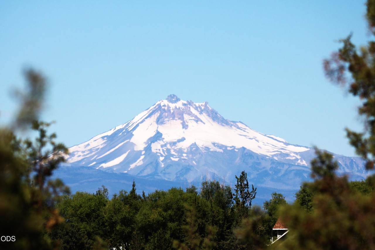 https://bt-photos.global.ssl.fastly.net/coar/1280_boomver_1_220225584-2.jpg