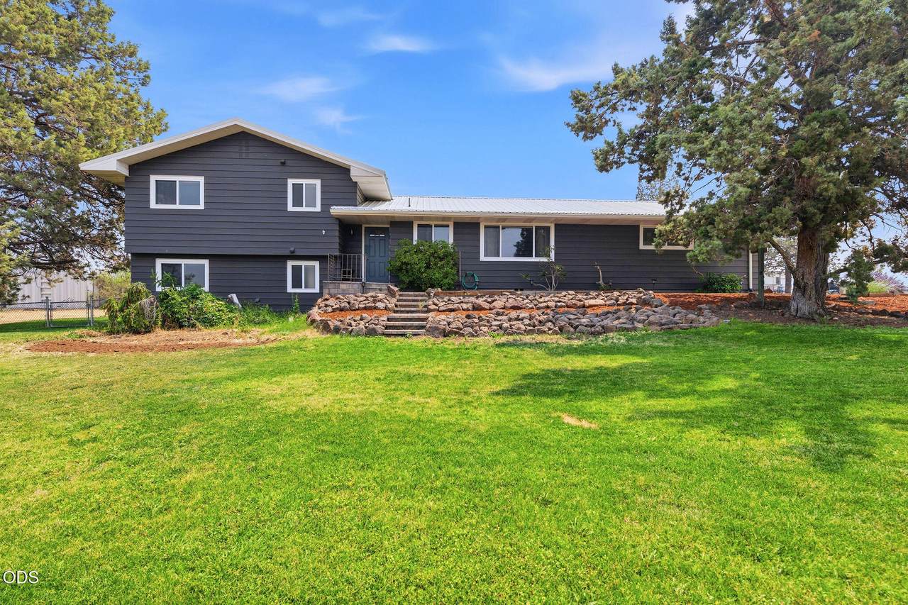 304 Crestview Lane - Photo 1