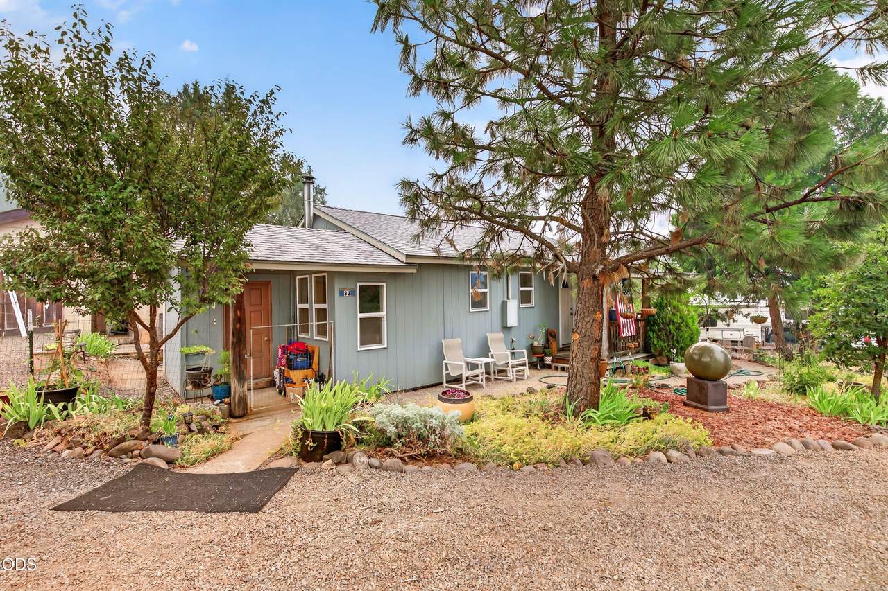 32 Cora Drive - Photo 1