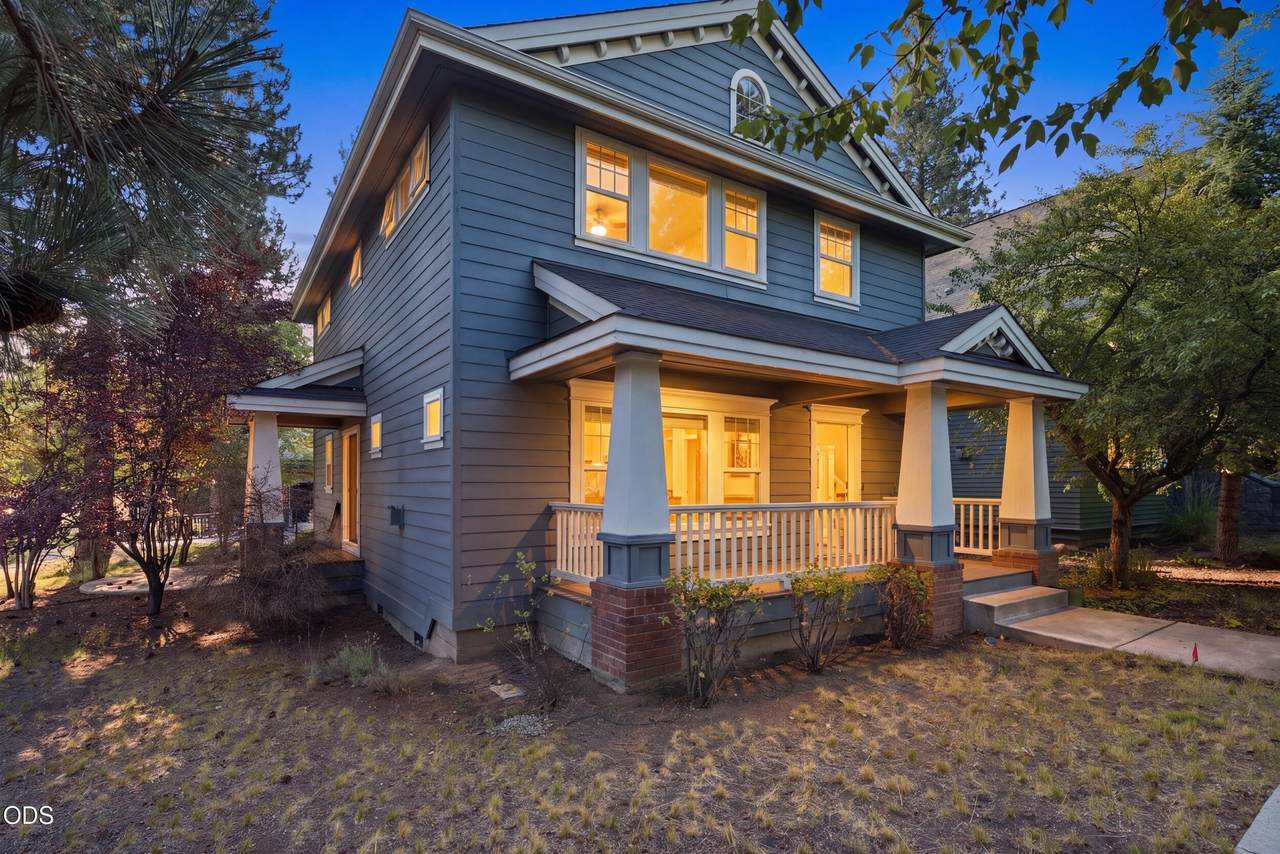 1374 Fort Clatsop Street - Photo 1