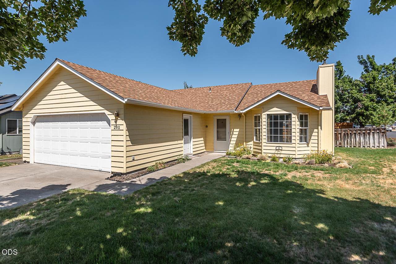 2911 Reindeer Avenue - Photo 1