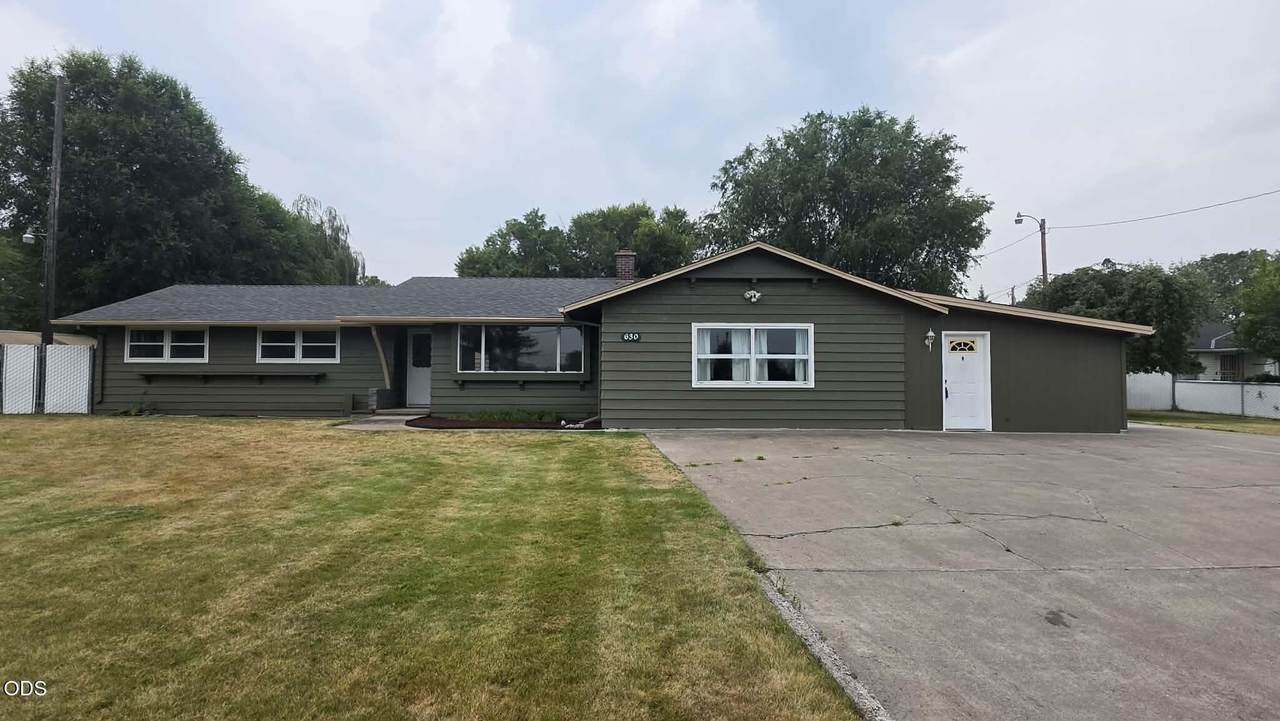 630 Loper Avenue - Photo 1