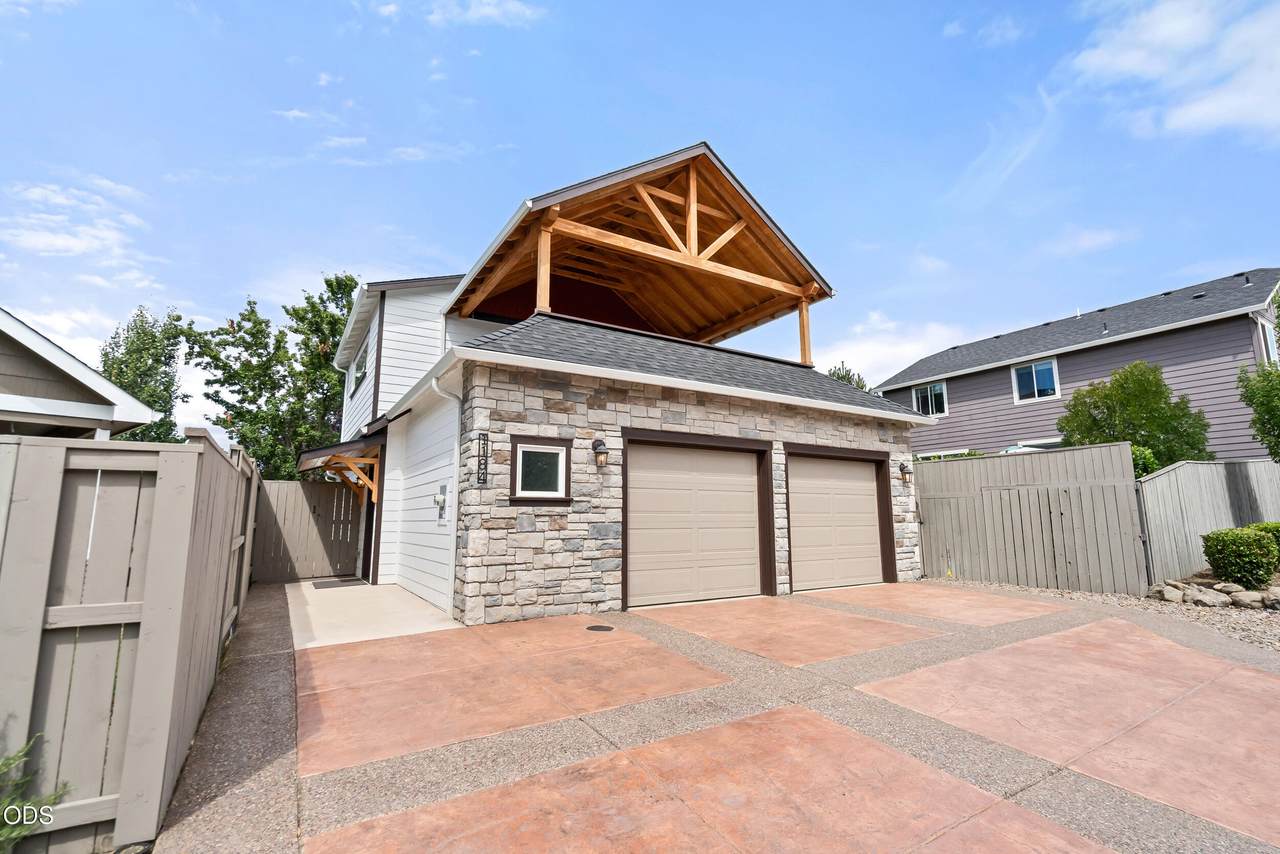 1184 Rutherford Drive - Photo 1