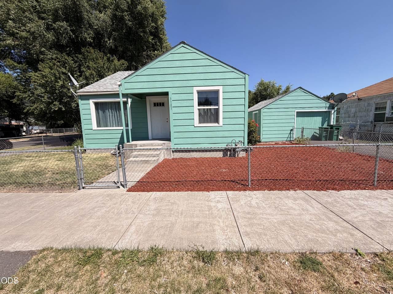 1101 Mitchell Street - Photo 1