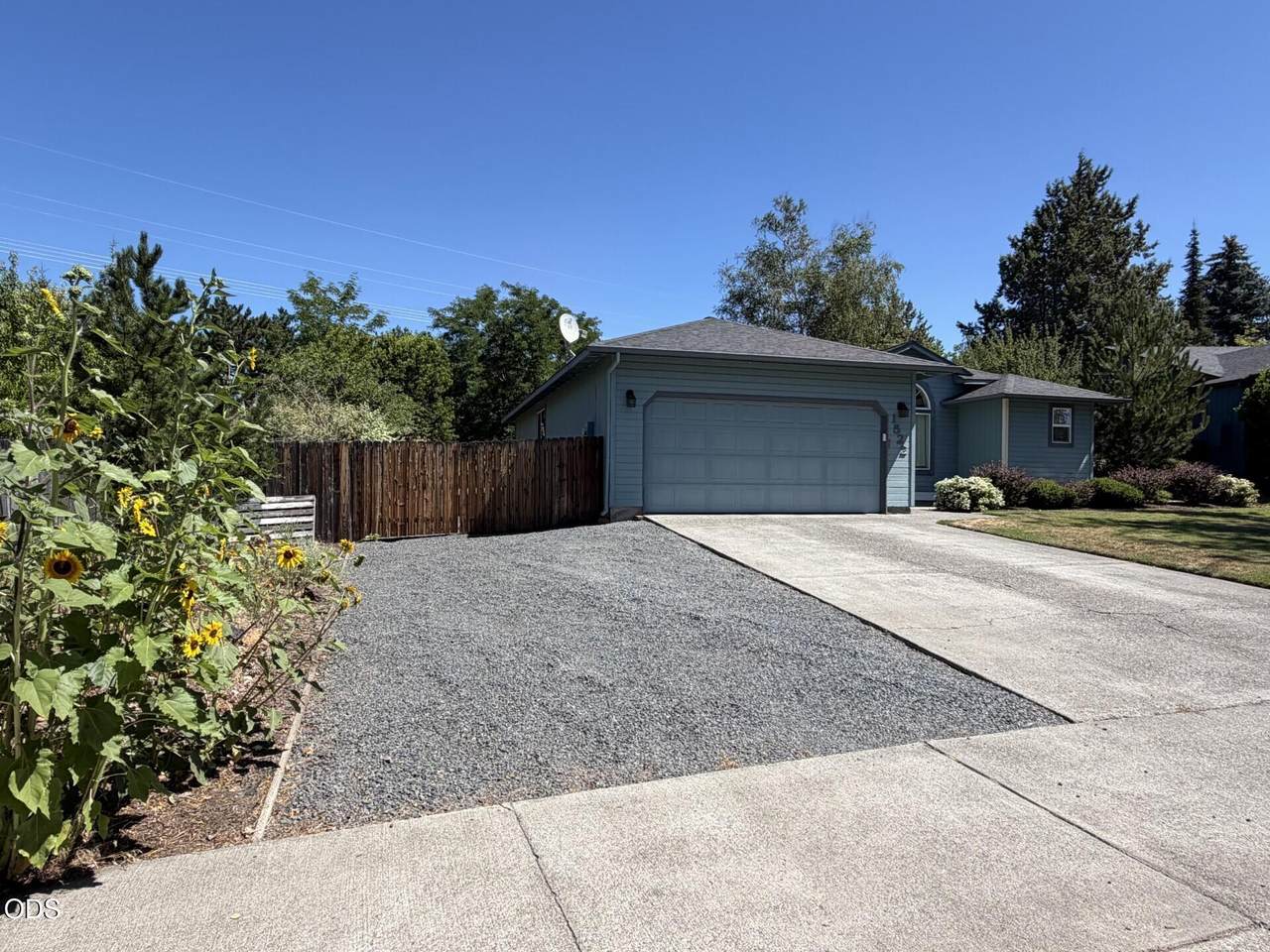 1522 Locksley Drive - Photo 1