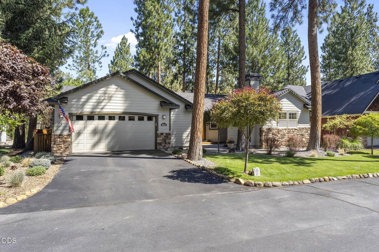 944 Creek View Drive - Photo 1
