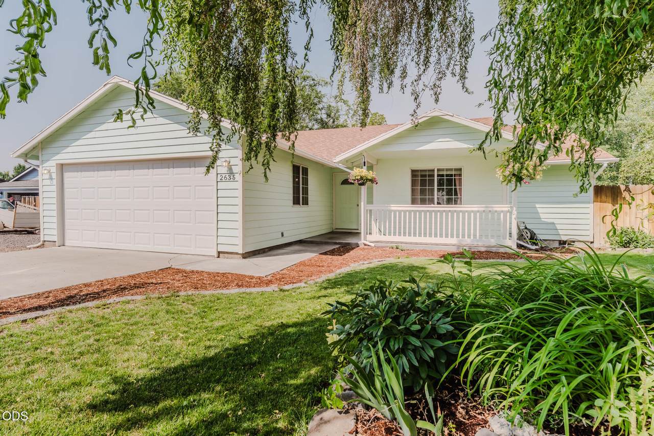2635 Yellowpine Road - Photo 1