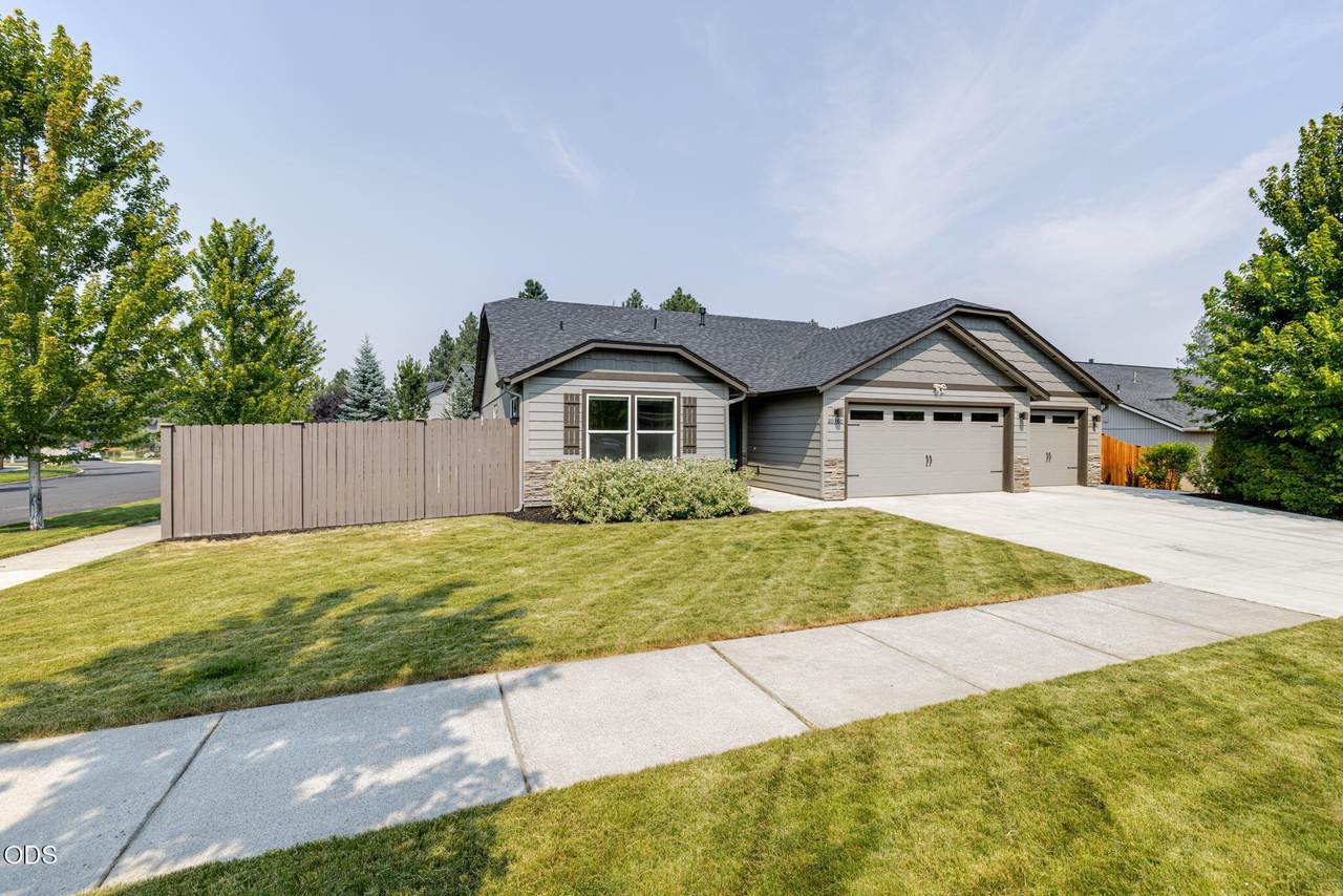 20380 Lois Way - Photo 1
