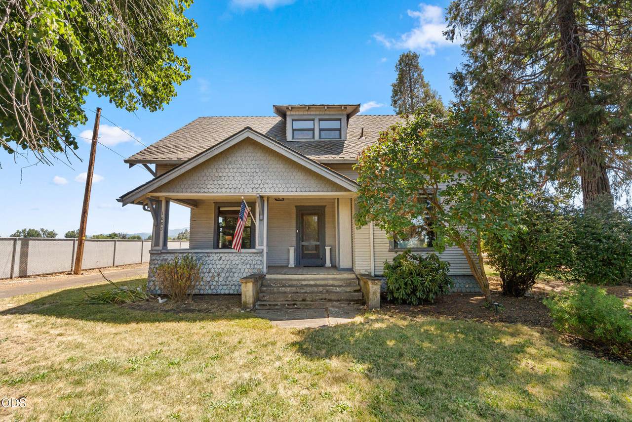 1083 Rossanley Drive - Photo 1
