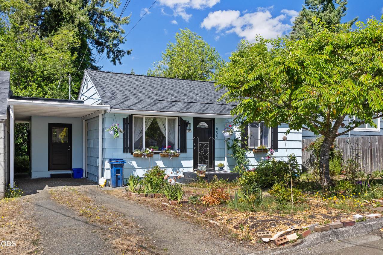1655 Juniper Street - Photo 1