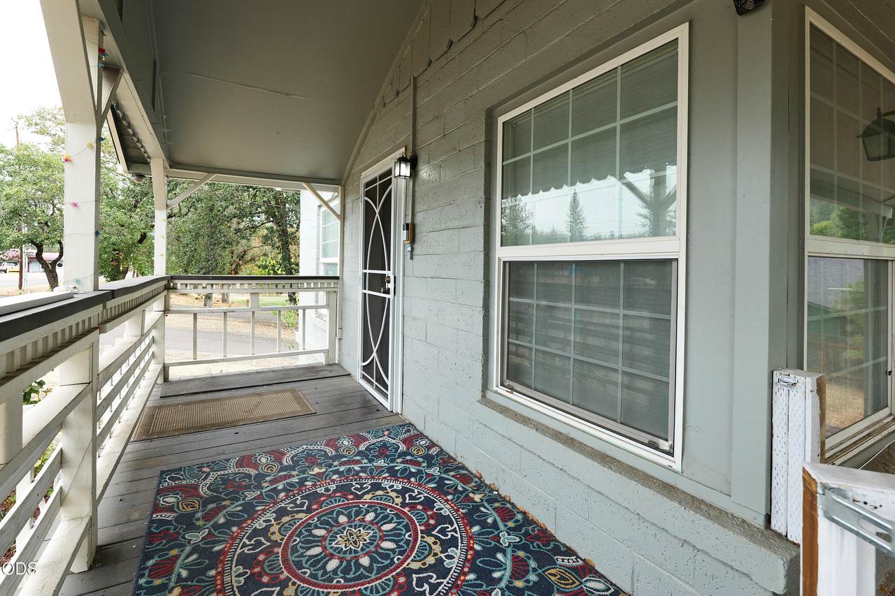 https://bt-photos.global.ssl.fastly.net/coar/1280_boomver_1_220226573-2.jpg