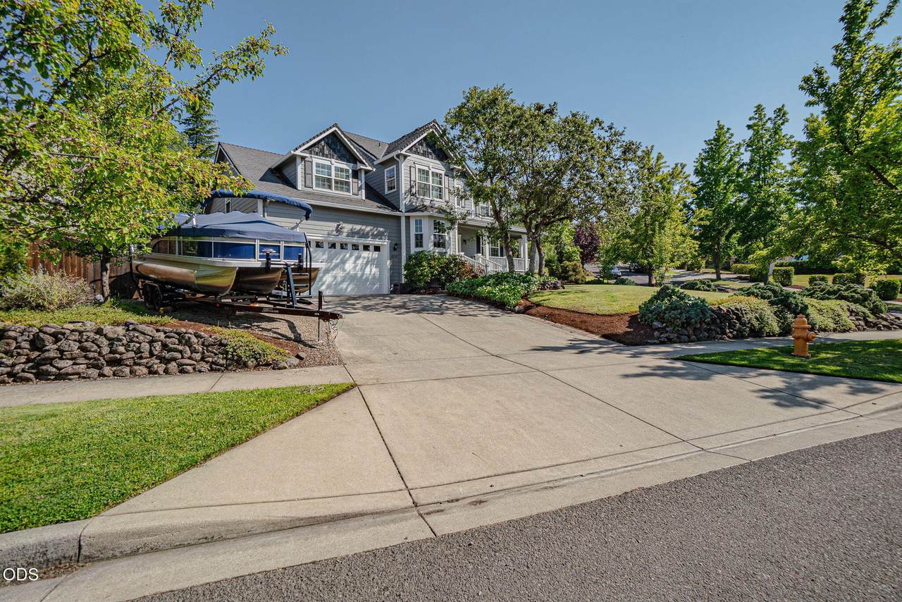 4110 Hemlock Drive - Photo 1