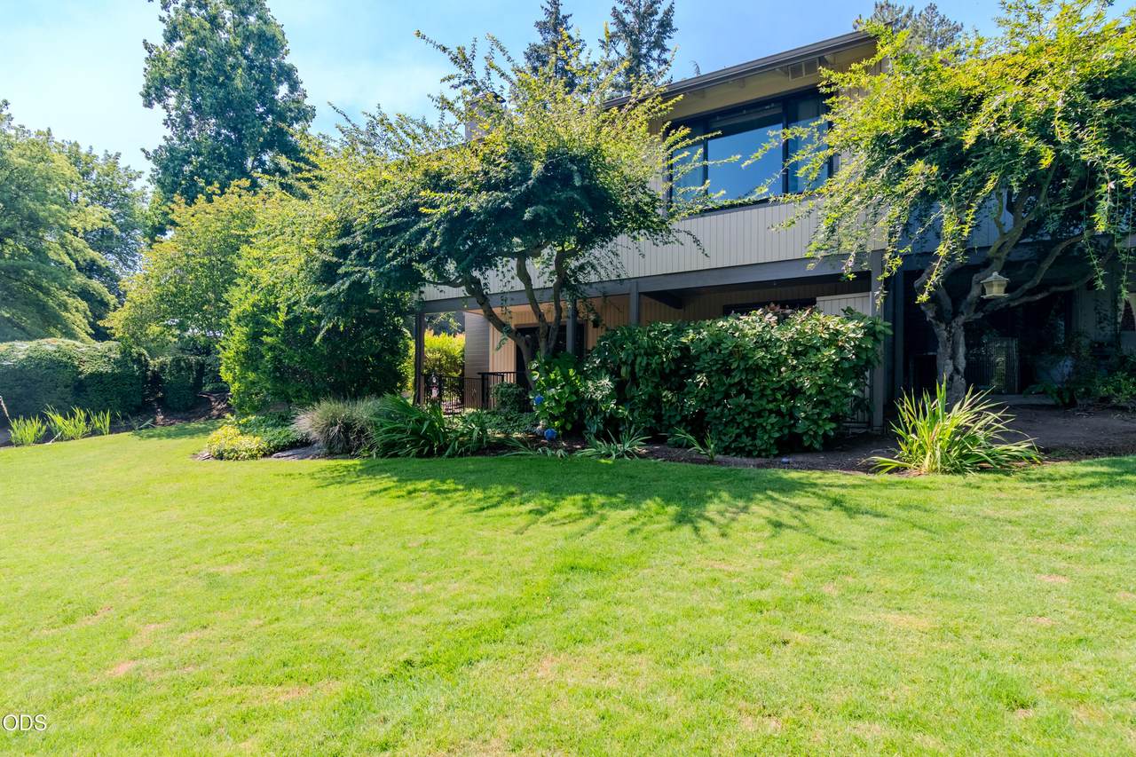 211 Florence Avenue - Photo 1