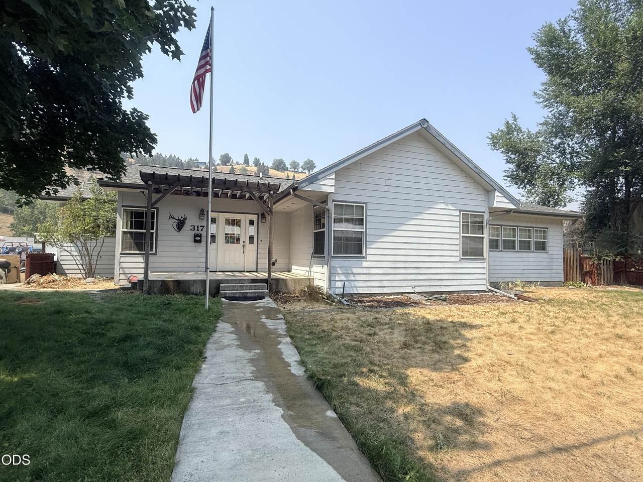 317 Canyon Boulevard - Photo 1