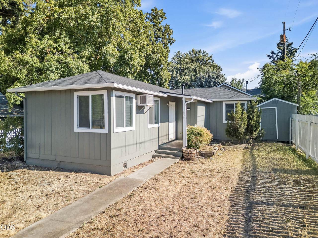 858 9th Street - Photo 1