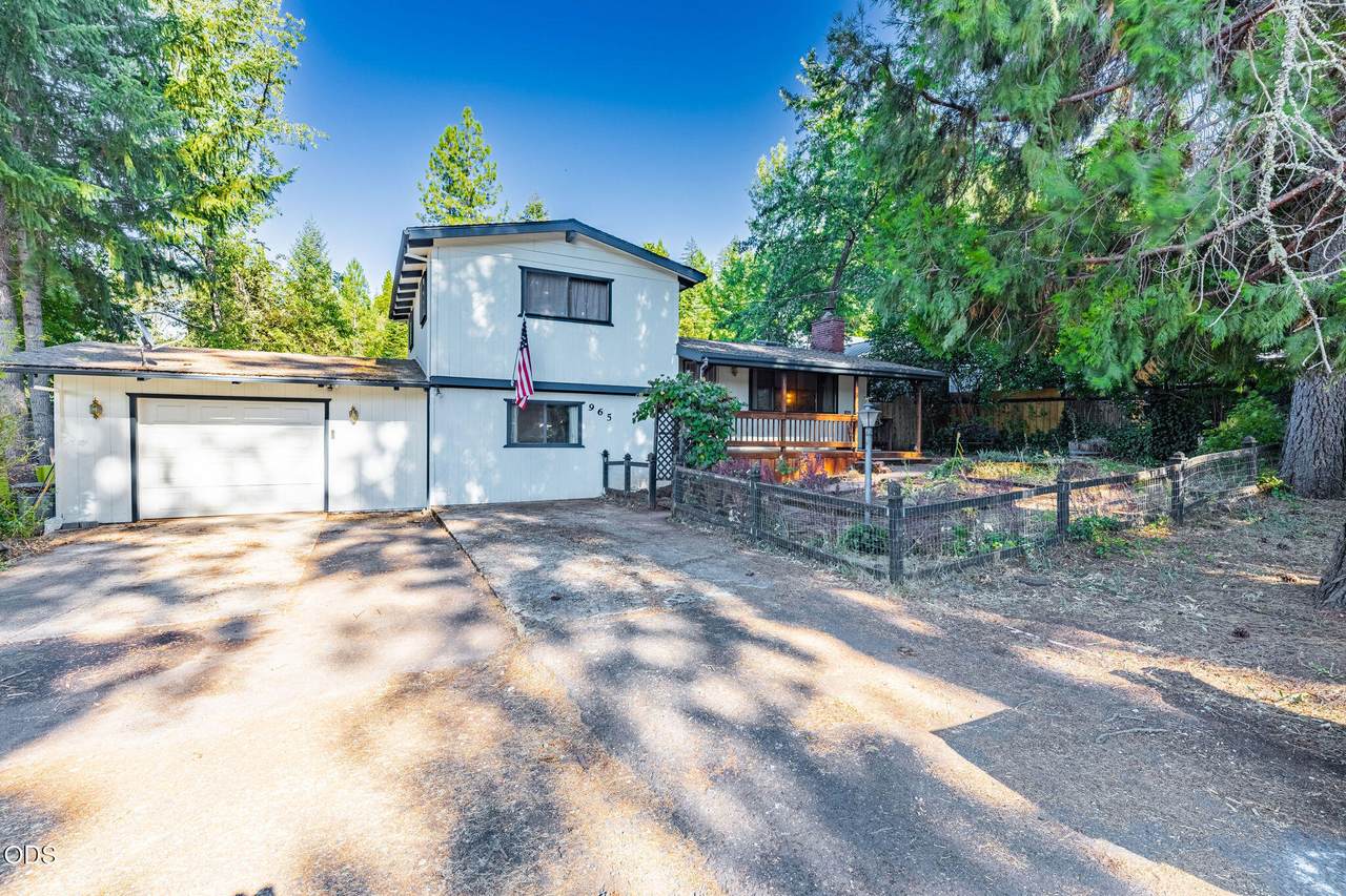 965 Laurel Avenue - Photo 1