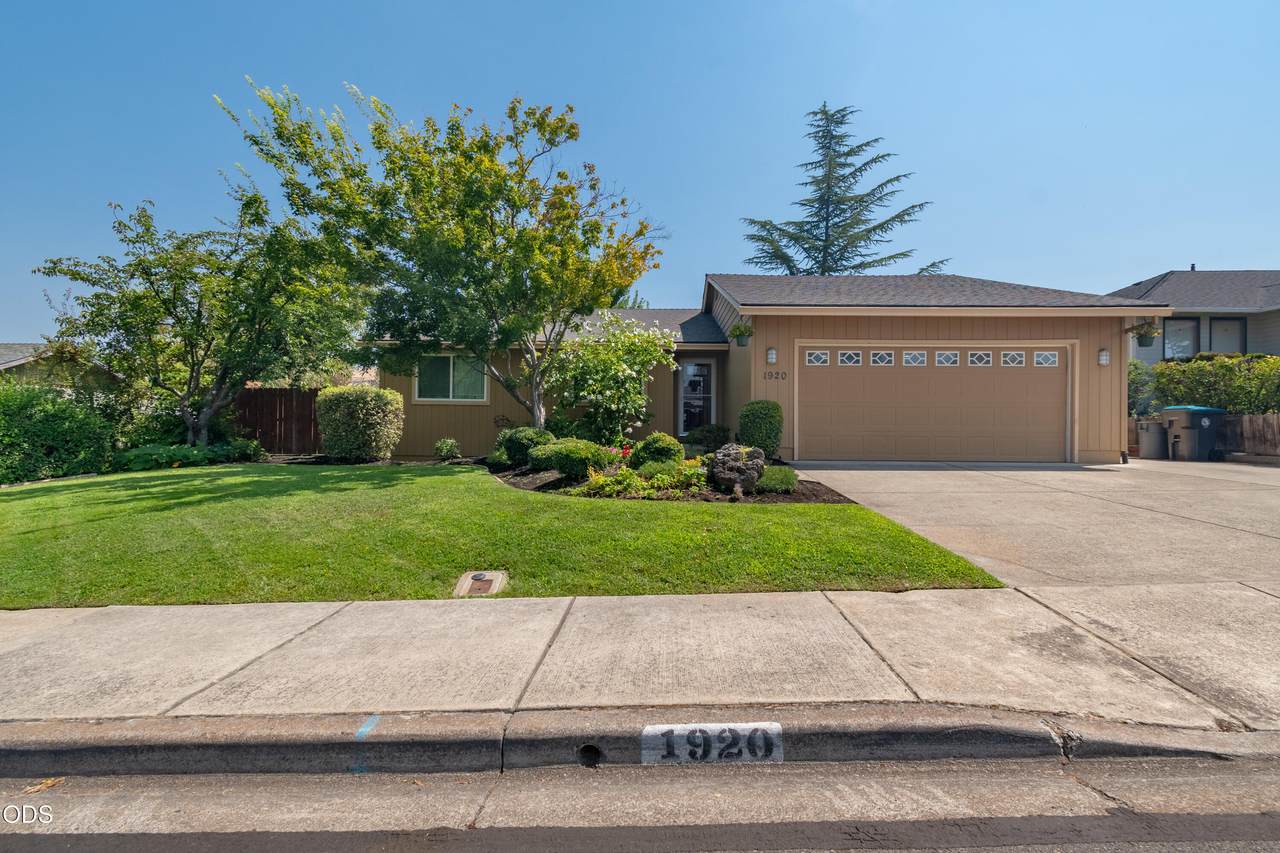 1920 Pinedale Street - Photo 1