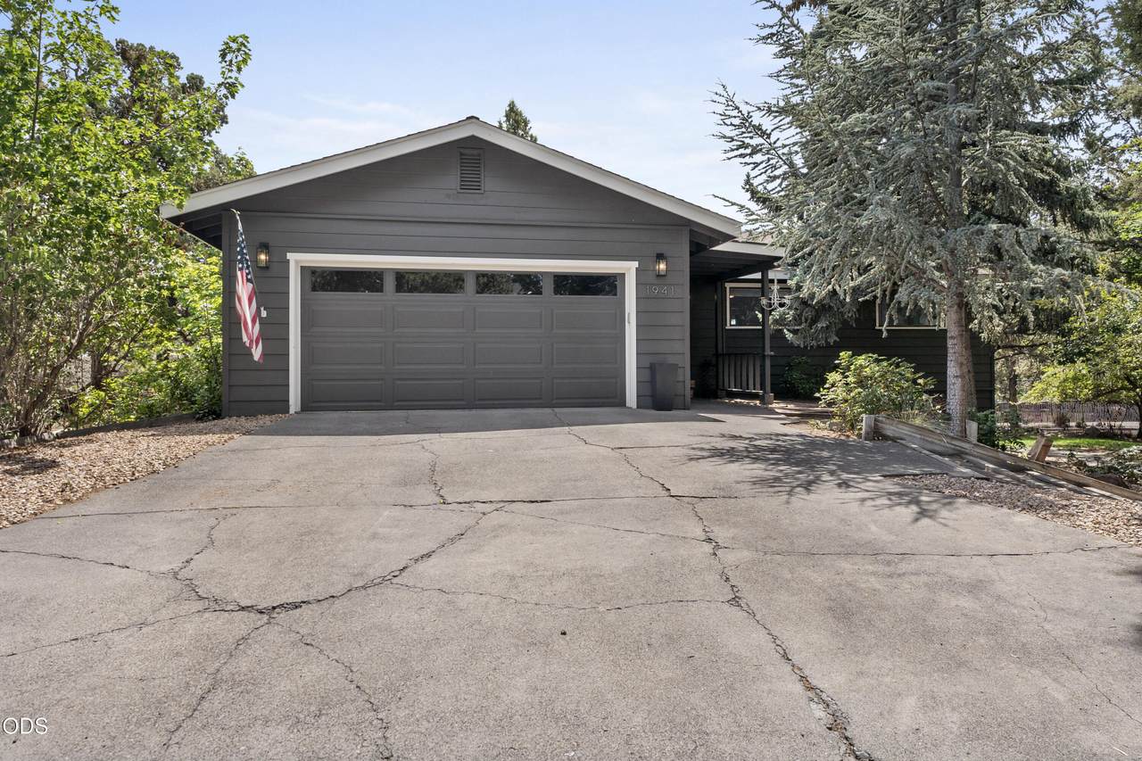 1941 Desert Court - Photo 1
