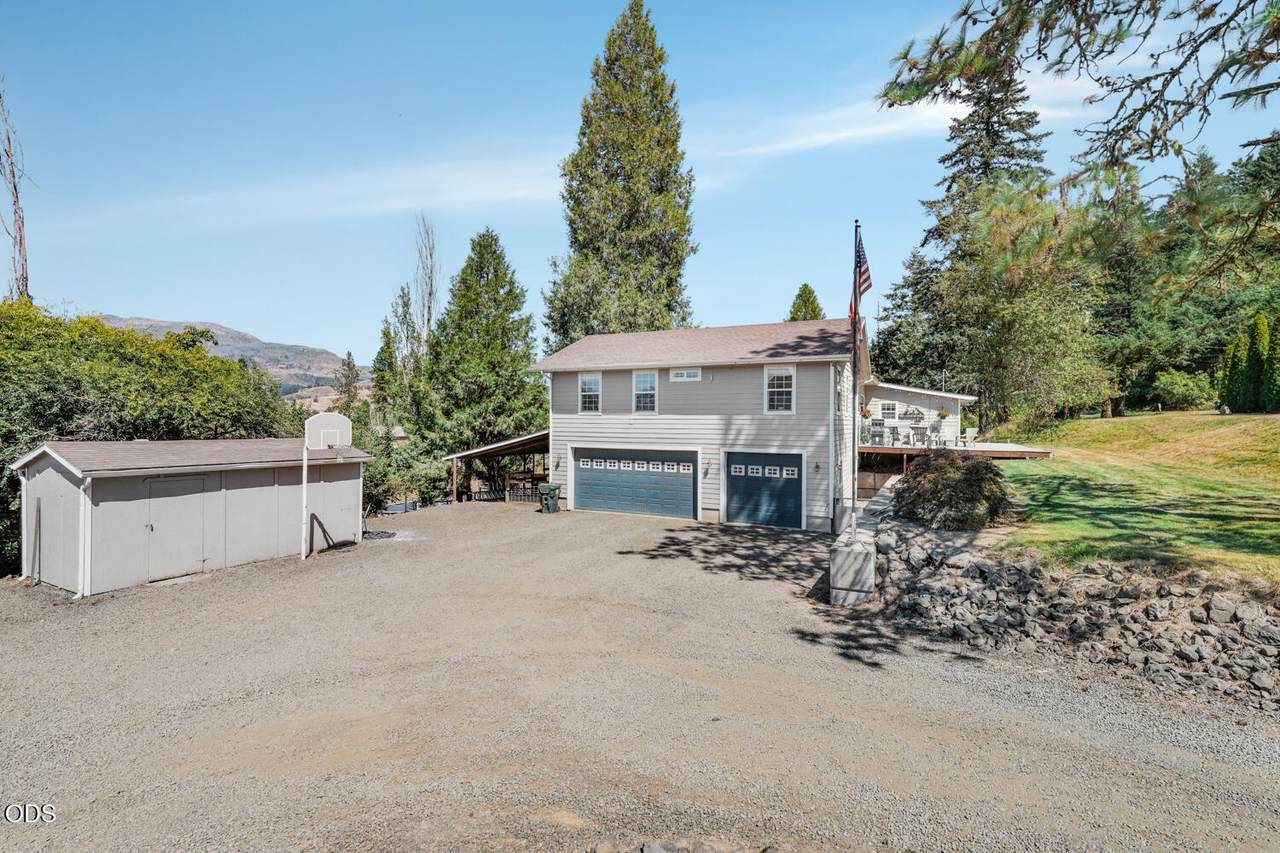 216 Terrace Drive - Photo 1