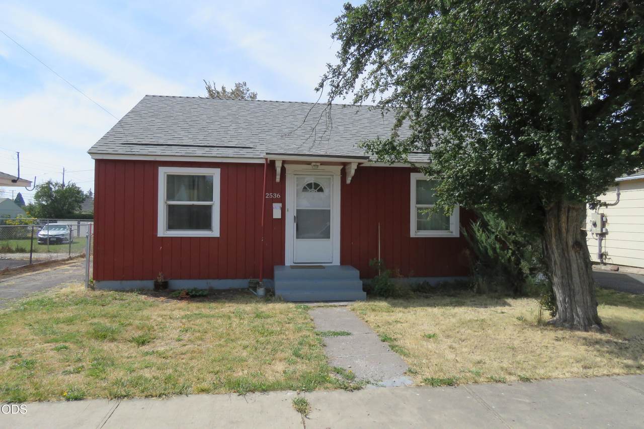2536 Darrow Avenue - Photo 1