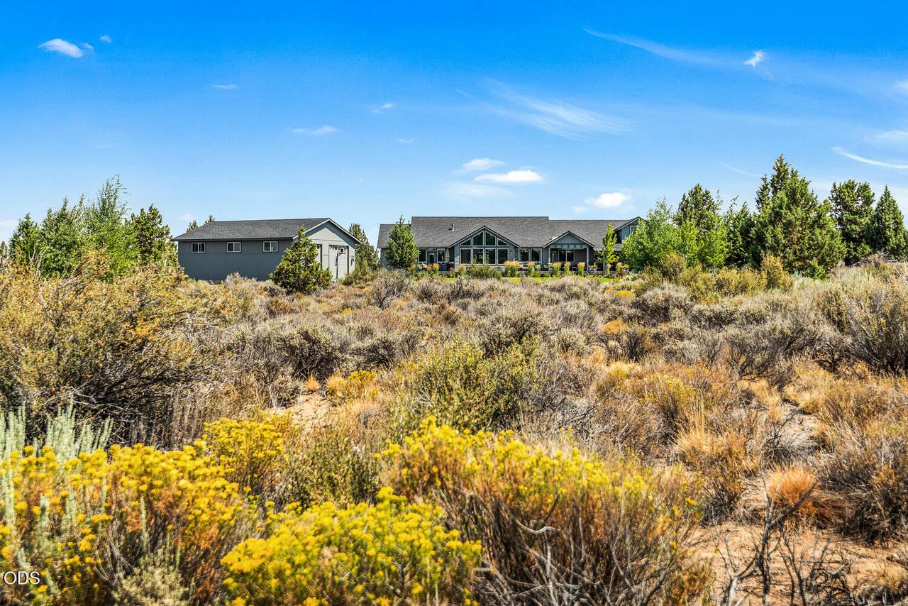 60870 Billadeau Road - Photo 1