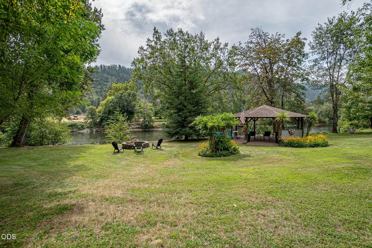 https://bt-photos.global.ssl.fastly.net/coar/1280_boomver_1_220227381-2.jpg