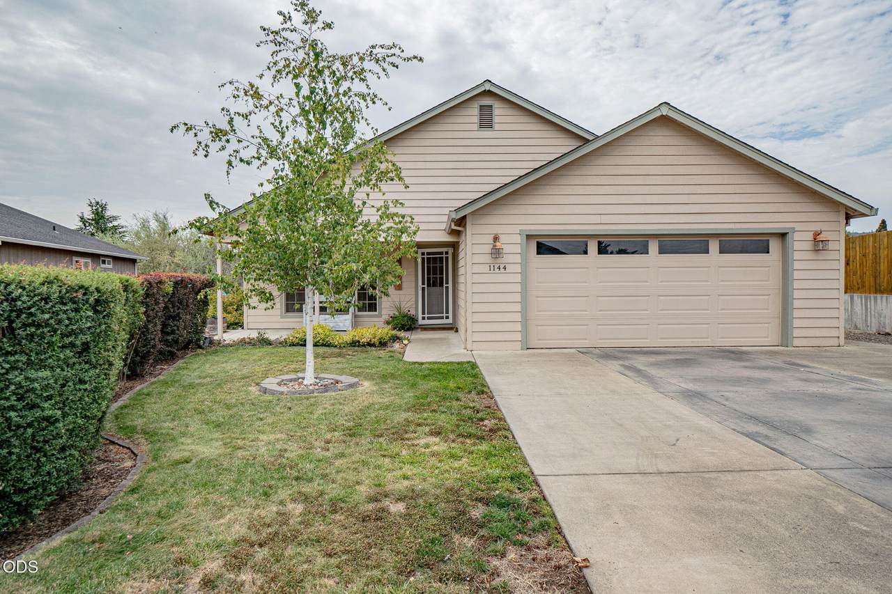 1144 Highlands Drive - Photo 1