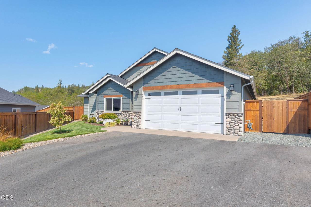 326 Kennedy Way - Photo 1