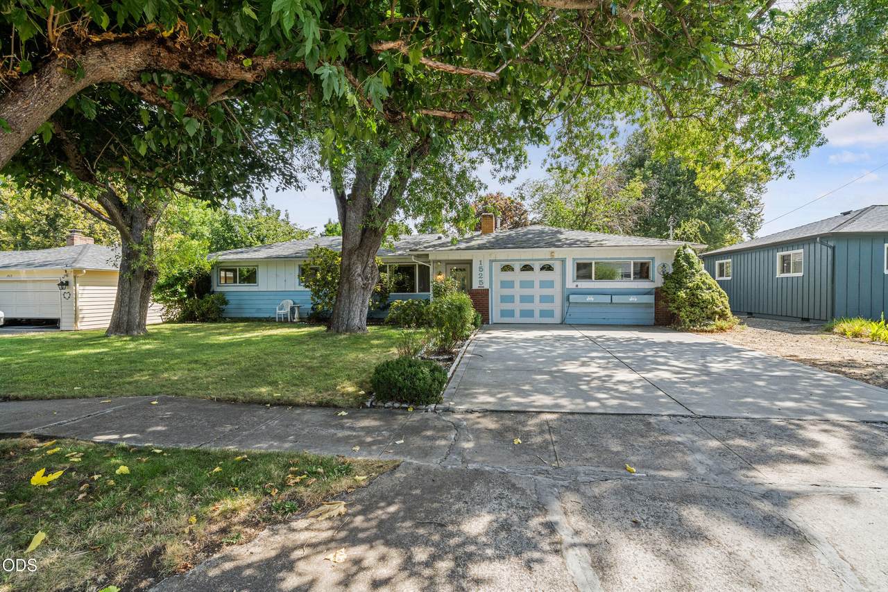 1525 Whitman Avenue - Photo 1