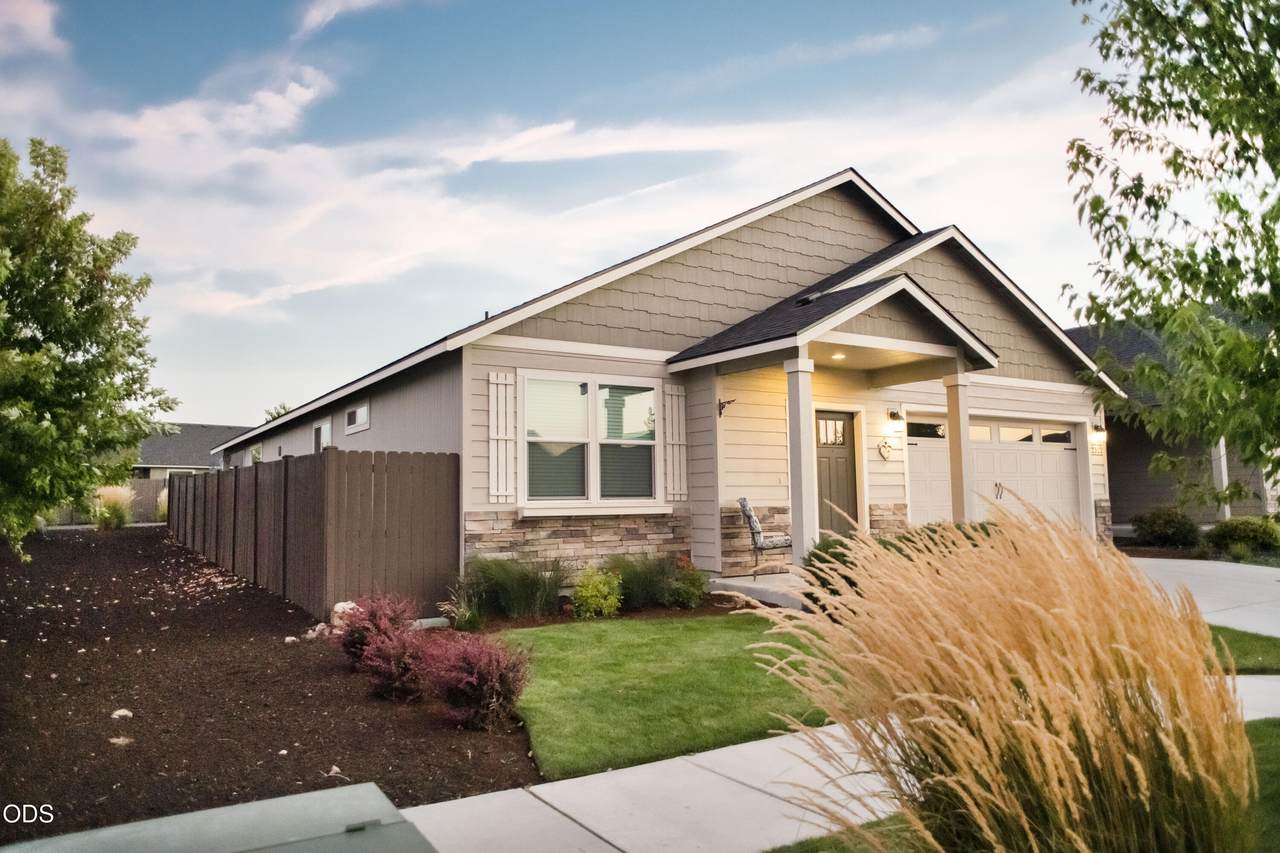 2322 Kingwood Avenue - Photo 1
