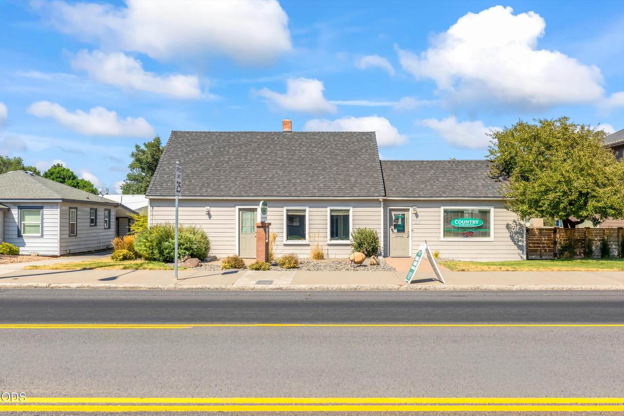 727 3rd Street - Photo 1
