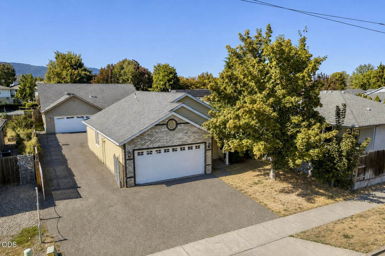 2825 Duell Avenue - Photo 1