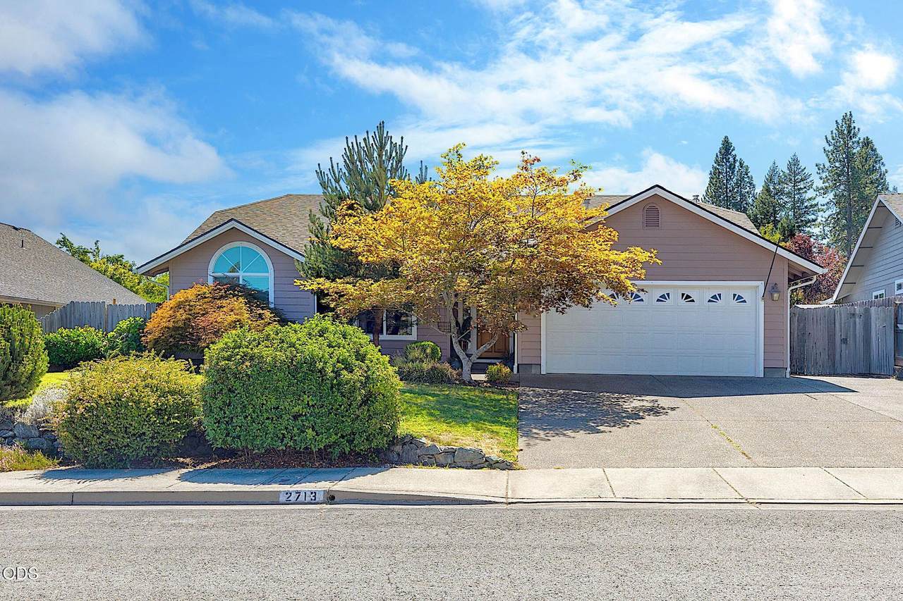 2713 Trinity Way - Photo 1