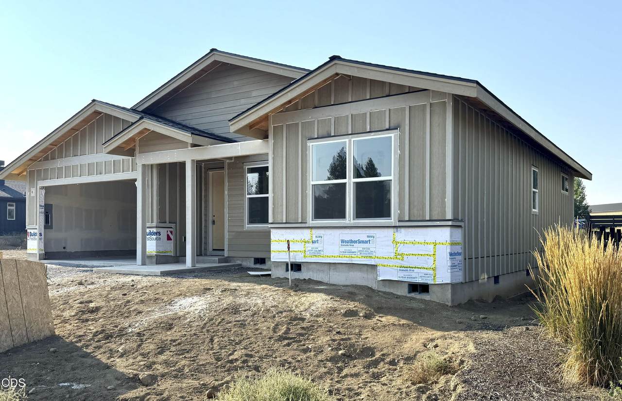 351 Diamond Peak Avenue - Photo 1