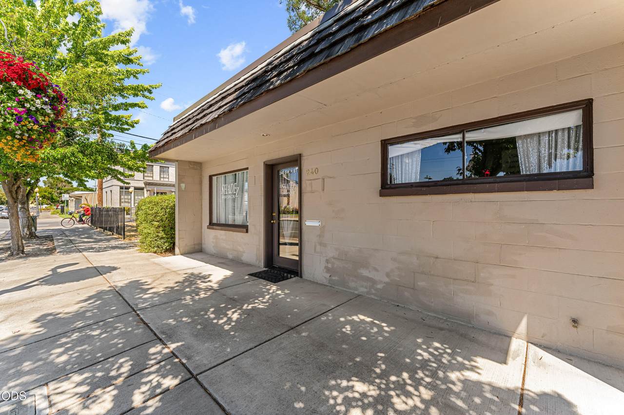 240 H Street - Photo 1