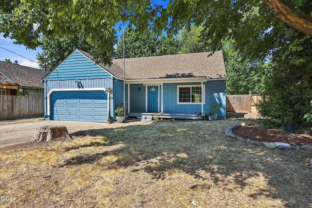 438 Flint Street - Photo 1