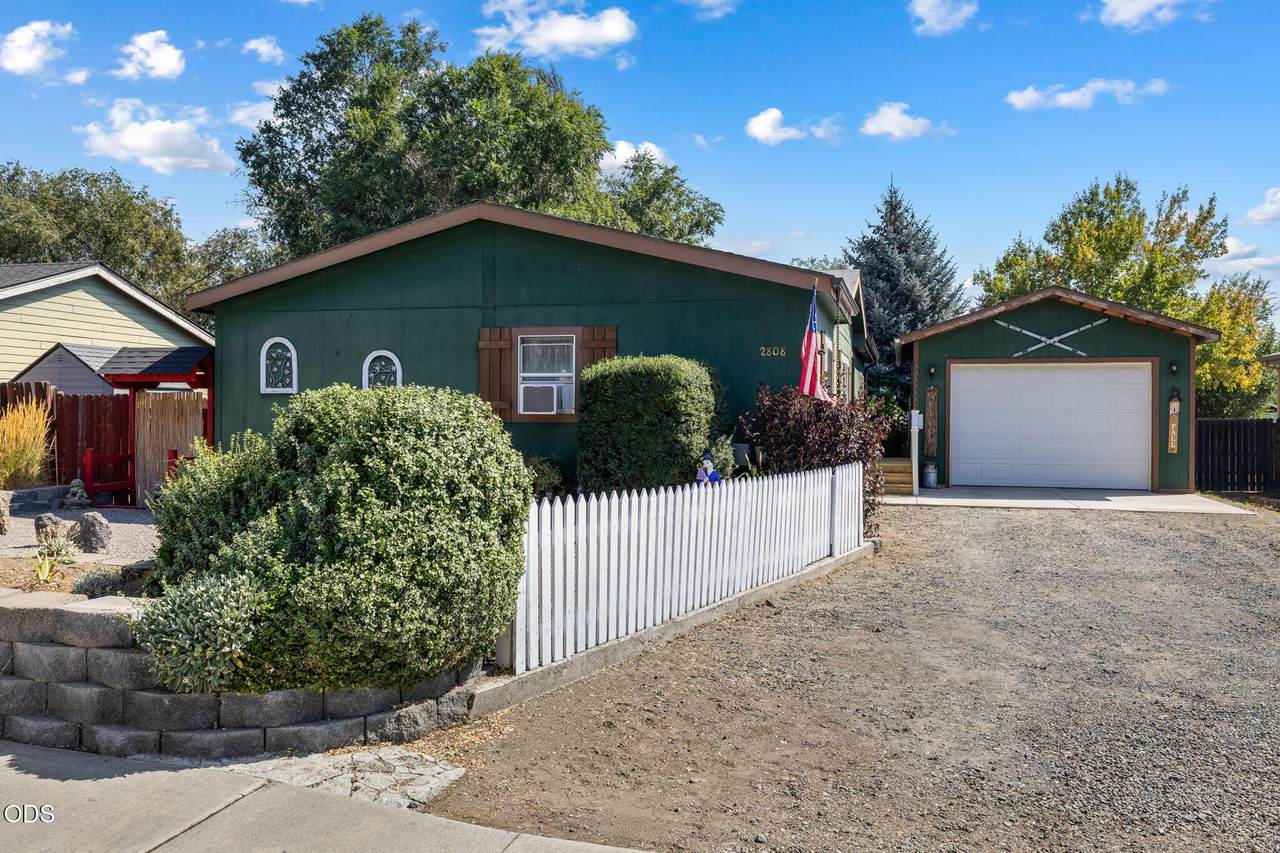 2808 25th Street - Photo 1