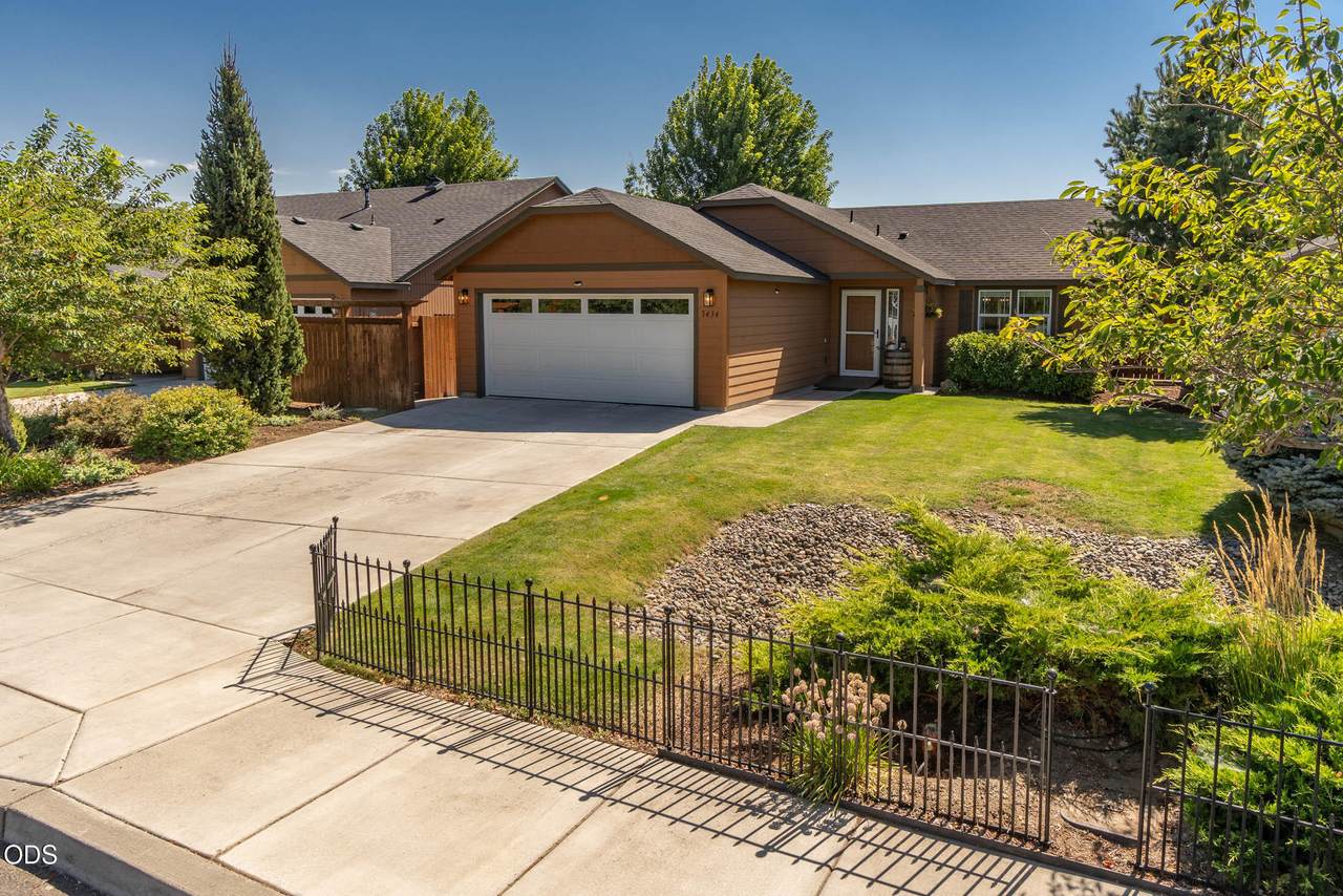 3434 Dogwood Avenue - Photo 1