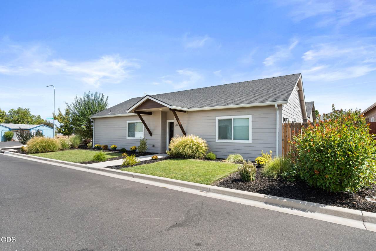 305 Moody Lane - Photo 1