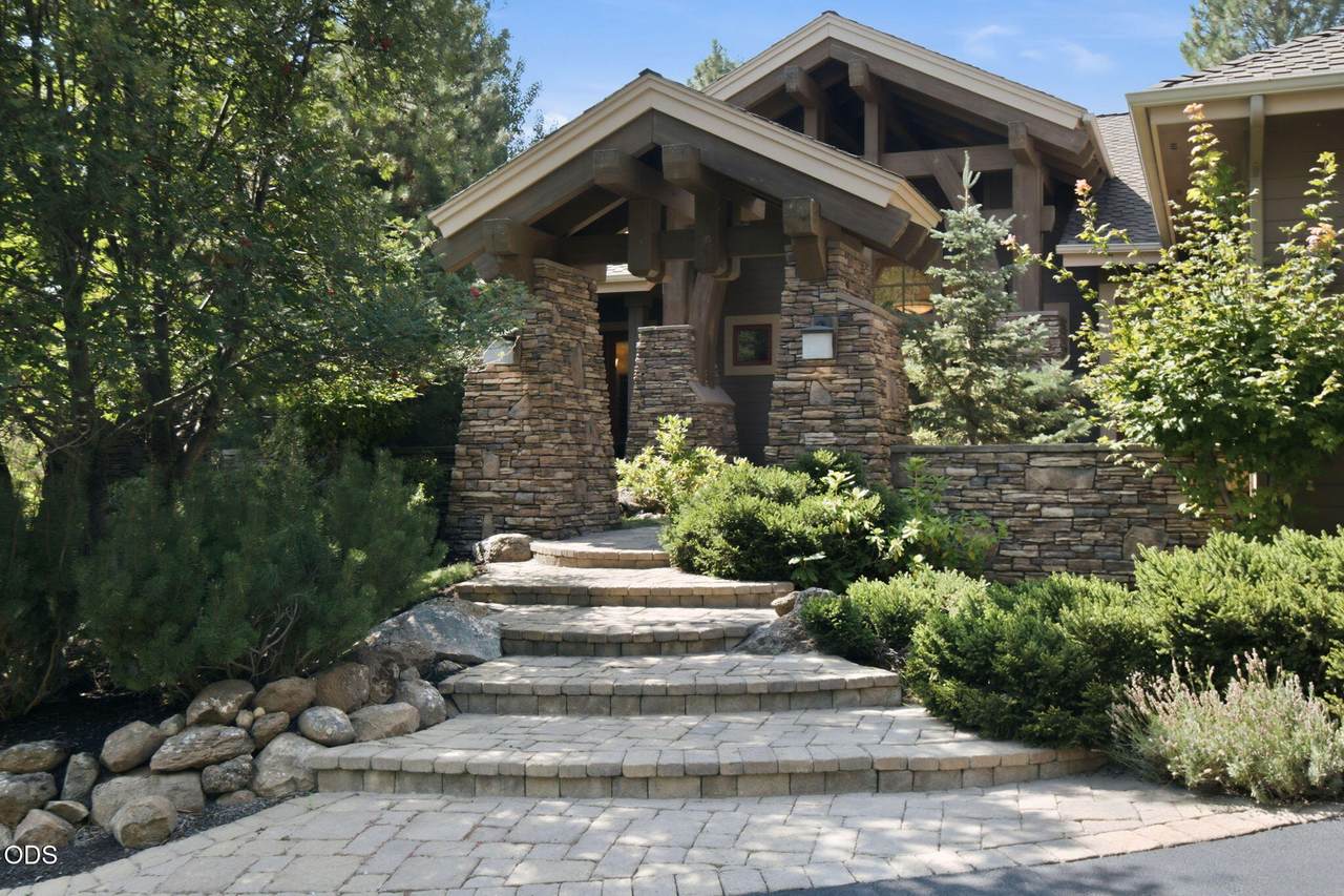 17094 Lady Caroline Drive - Photo 1